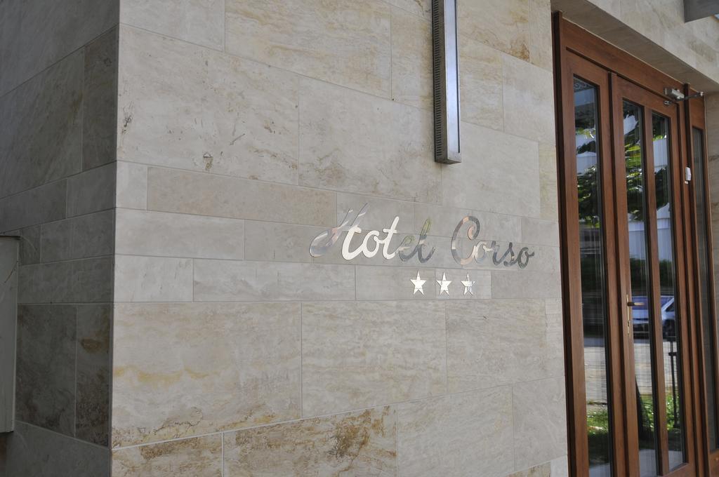 Hotel Corso Шиофок Экстерьер фото