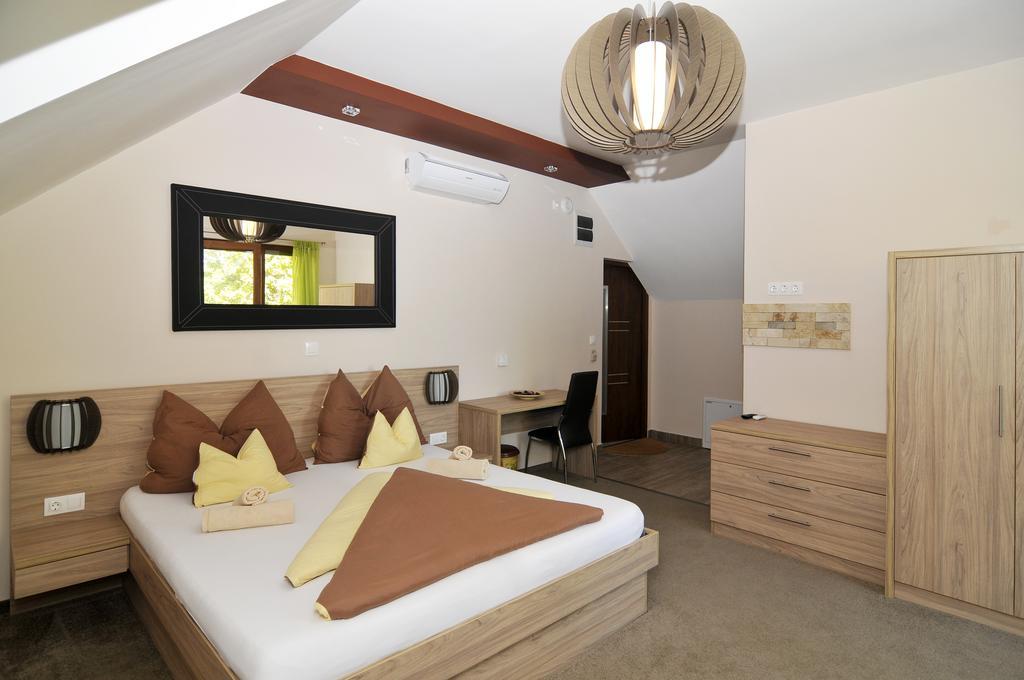 Hotel Corso Шиофок Экстерьер фото
