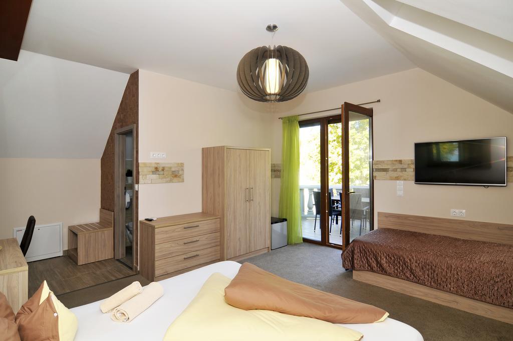 Hotel Corso Шиофок Экстерьер фото