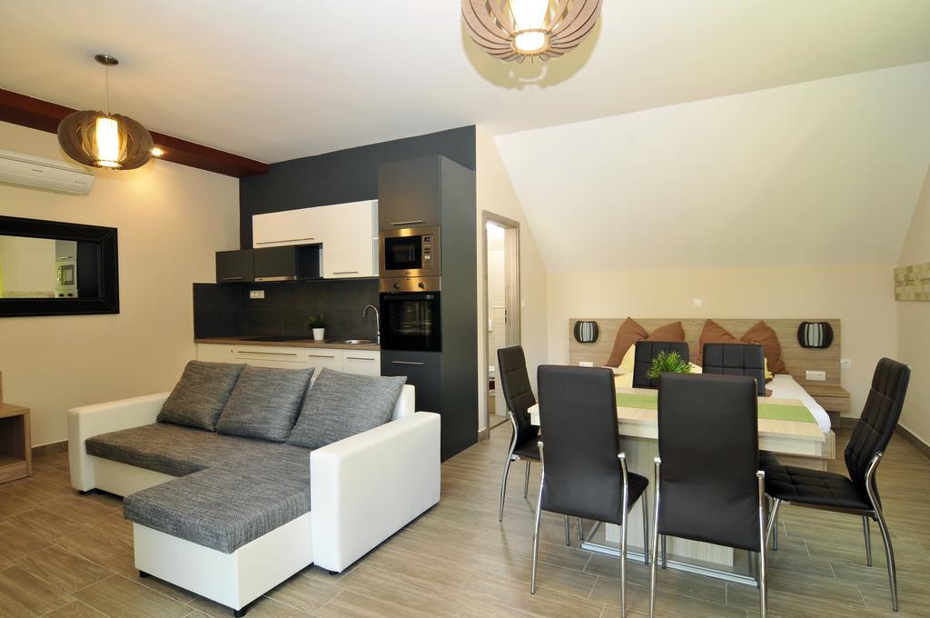 Hotel Corso Шиофок Экстерьер фото