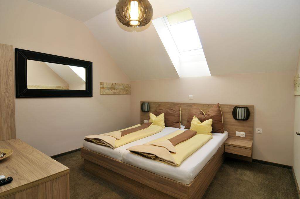 Hotel Corso Шиофок Экстерьер фото