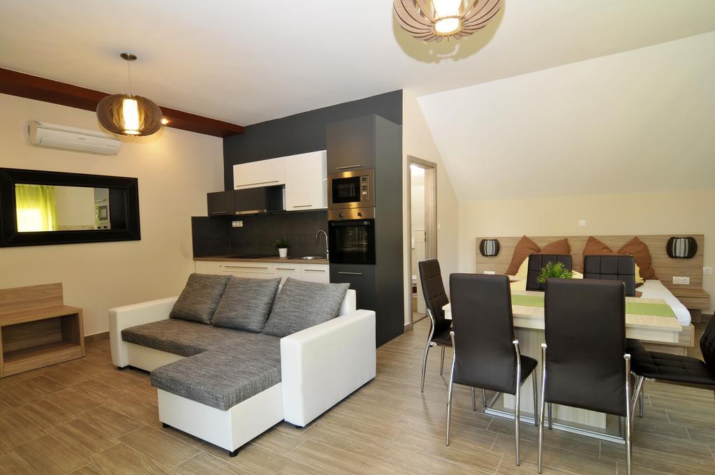 Hotel Corso Шиофок Экстерьер фото