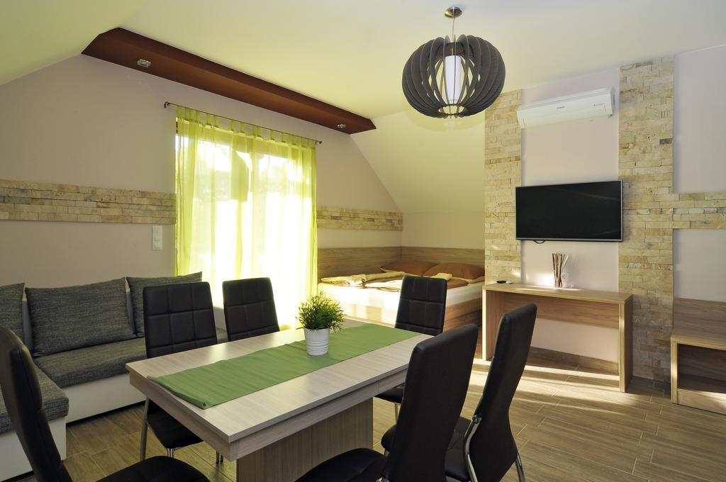 Hotel Corso Шиофок Экстерьер фото