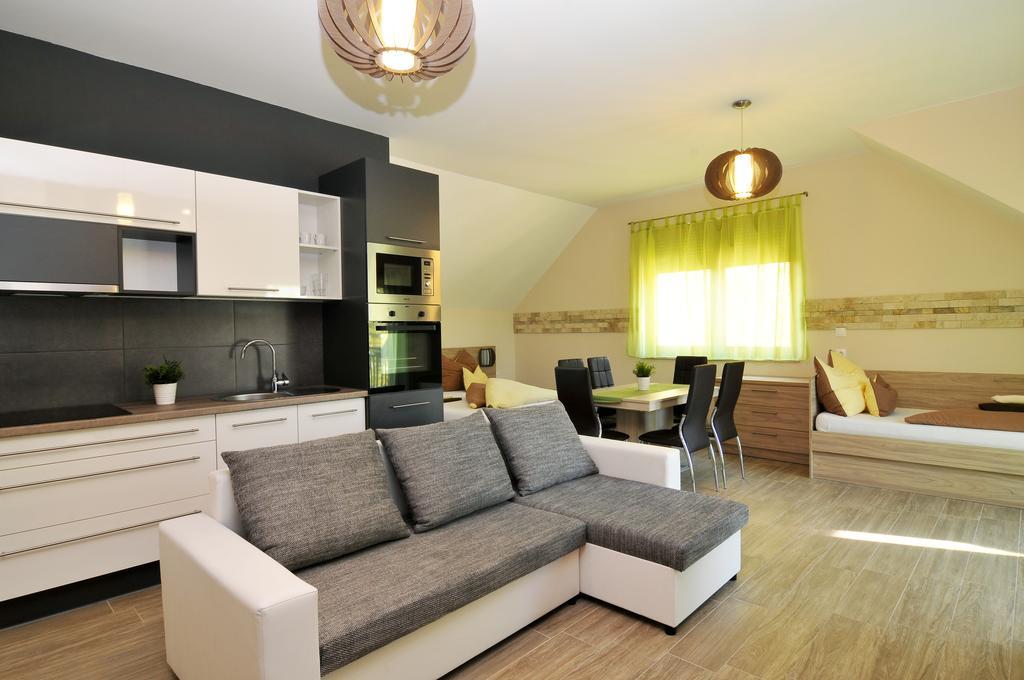 Hotel Corso Шиофок Экстерьер фото